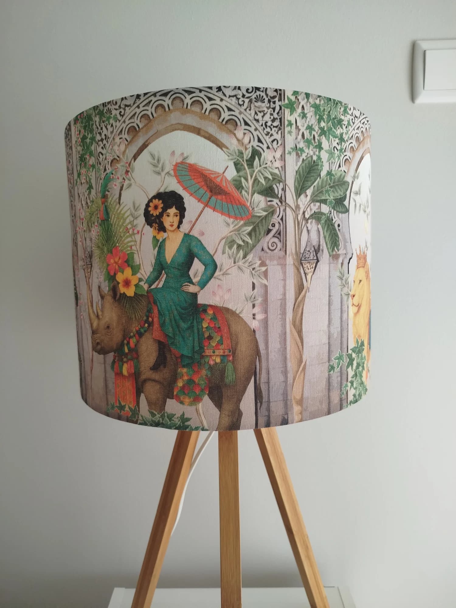 Colonial-style lampshade (4)