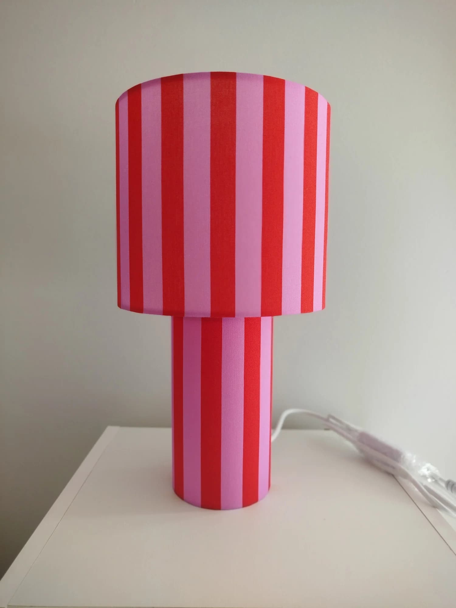 Red and pink striped lamp (3)