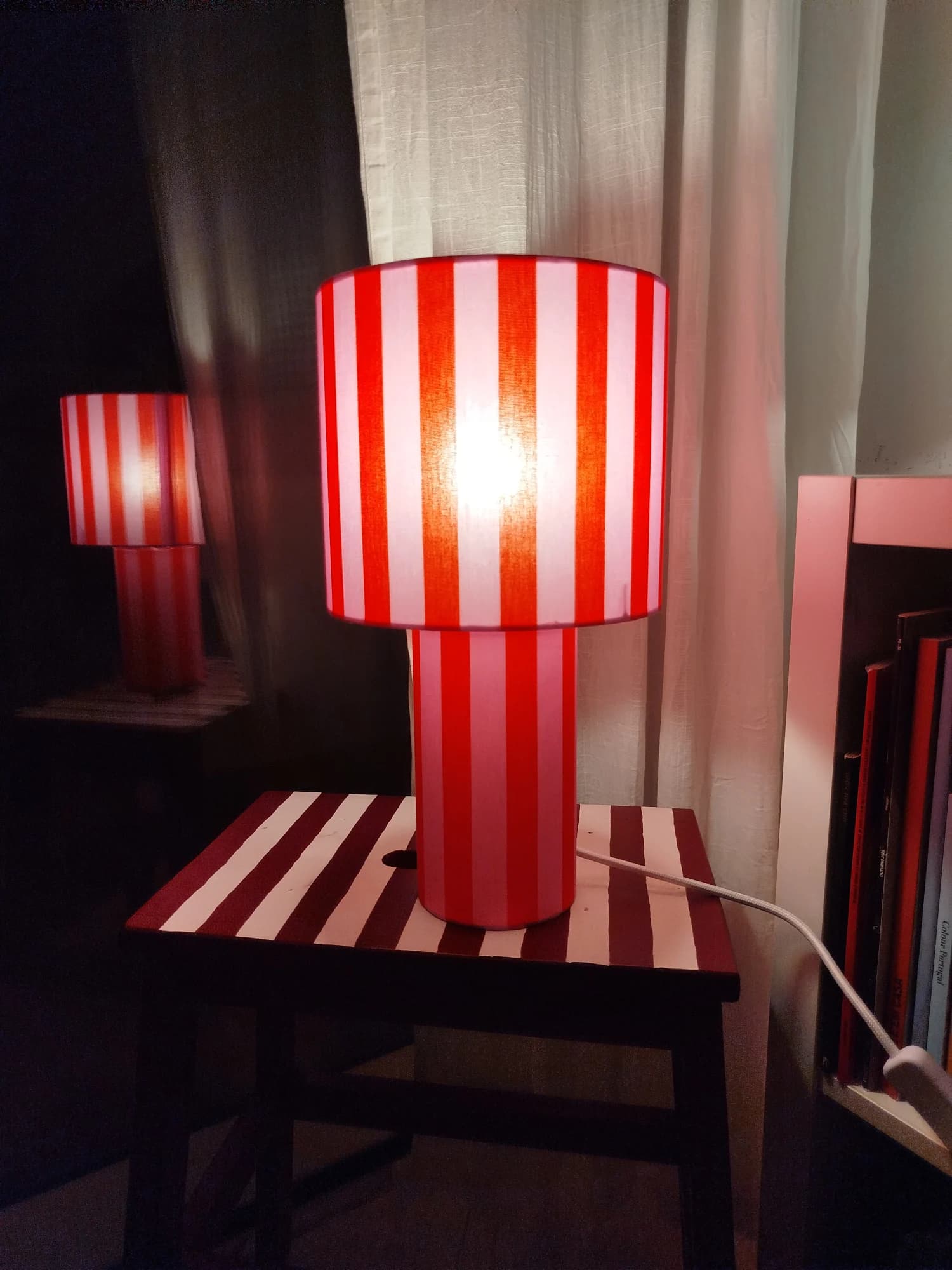 Red and pink striped lamp (5)